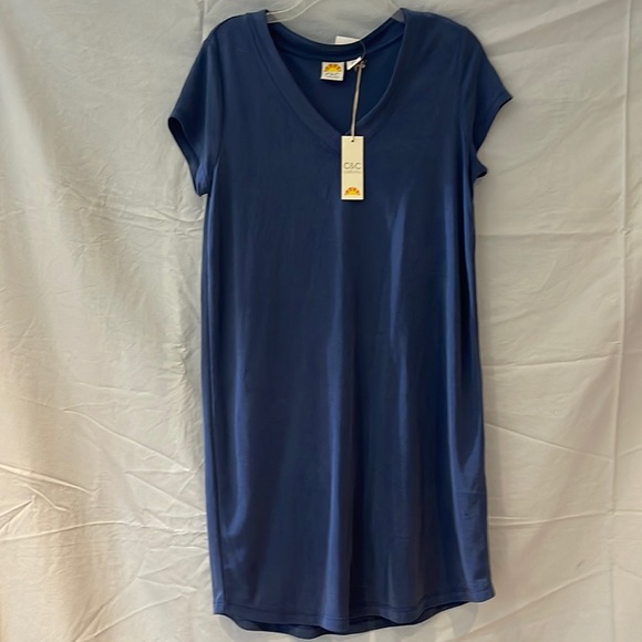 Size M womens dress. New with tags - Picture 1 of 2